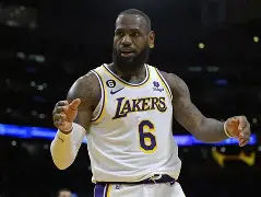 九游体育官网-詹姆斯连续五场比赛得分超过惊艳表现多伦多猛龙遗憾出局备战CBA常规赛，媒体一致点评：比利亚雷亚尔清晨更衣室发声